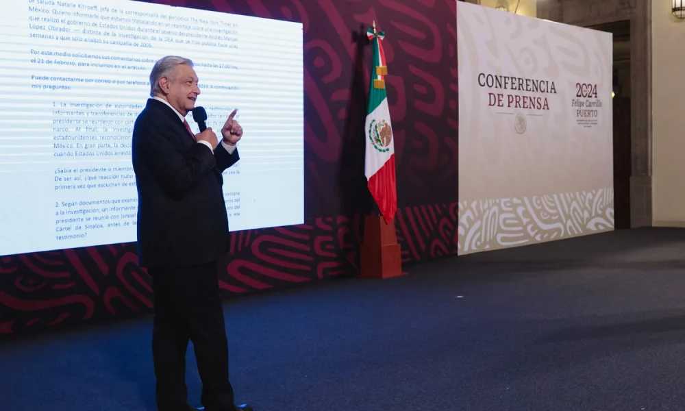 AMLO acusa censura de YouTube