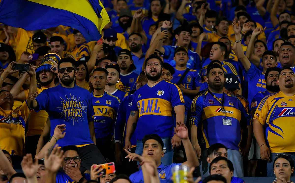 Piden vetar a fan de Tigres por acto inapropiado en Clásico Regio