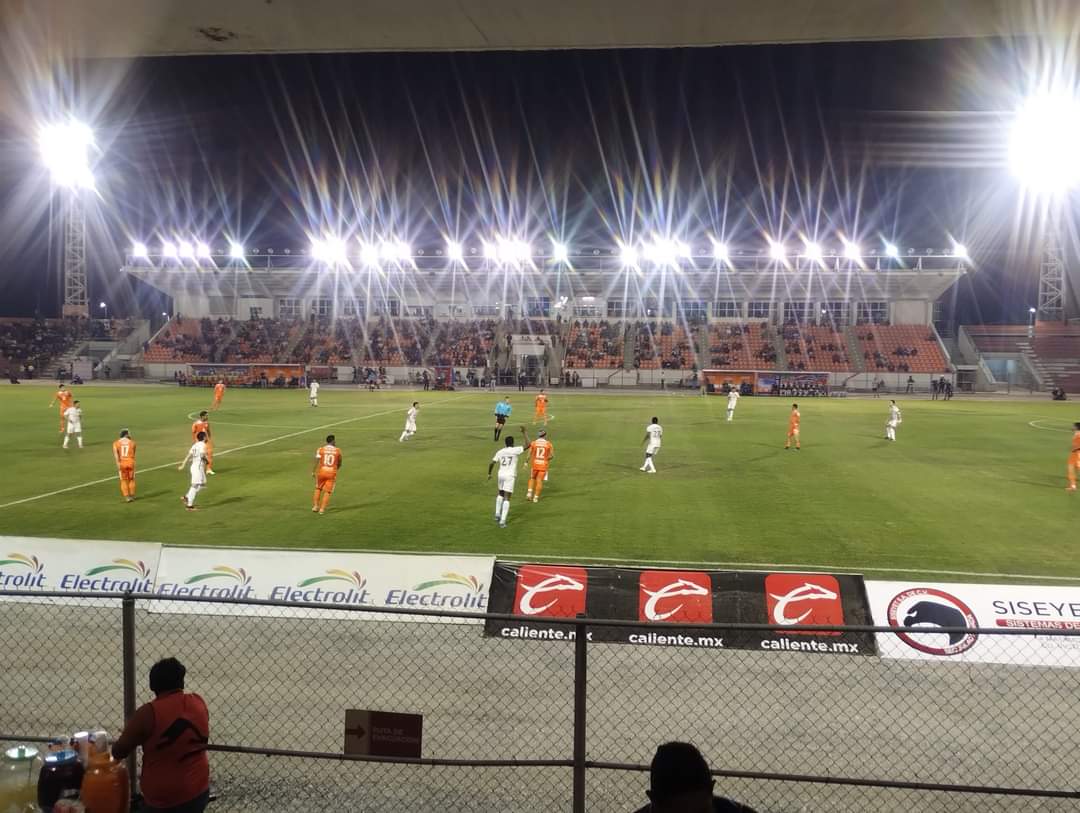 Retraso en renovación de pista de tartán en Estadio Marte R. Gómez