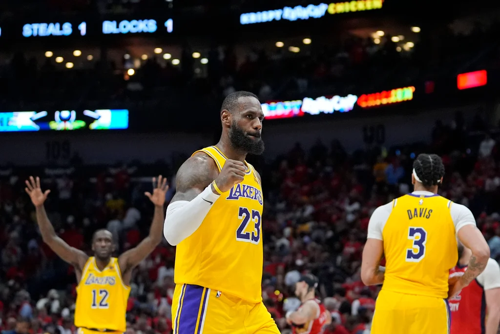 Lakers Avanzan a Playoffs NBA Tras Vencer a Pelicans