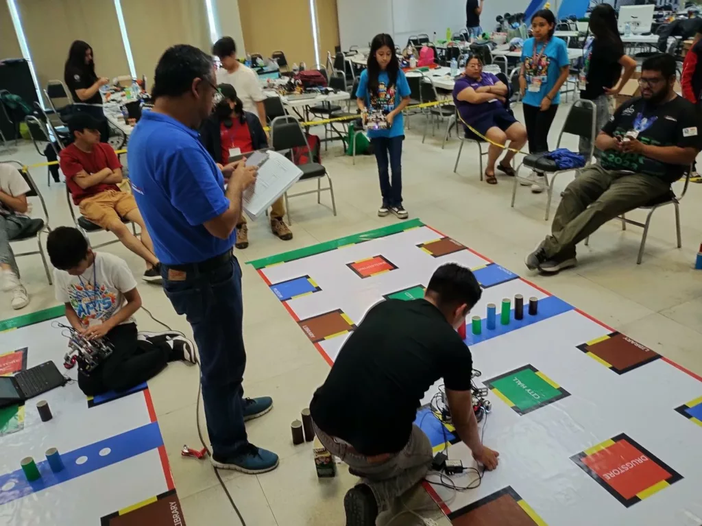 Estudiantes de la UAT Ganadores del Torneo Mexicano de Robótica