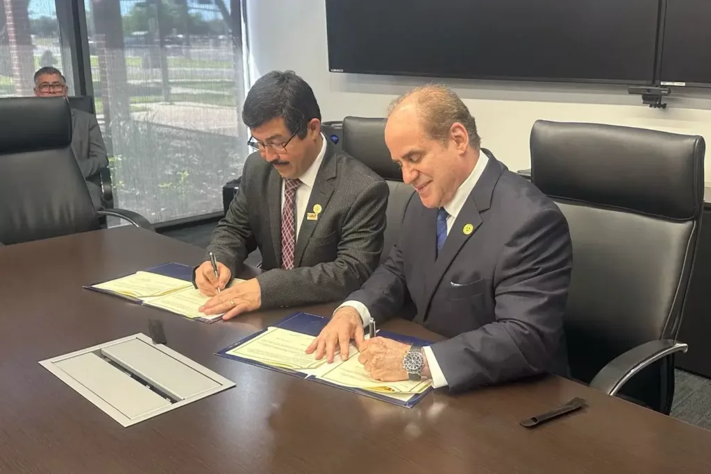 Histórica colaboración entre la UAT y el South Texas College