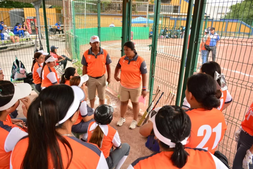 Equipo femenil de softbol de la UAT clasifica a la Universiada Nacional