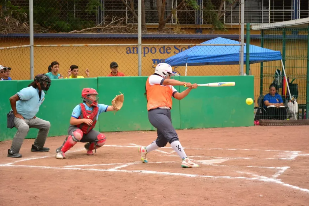 Equipo femenil de softbol de la UAT clasifica a la Universiada Nacional