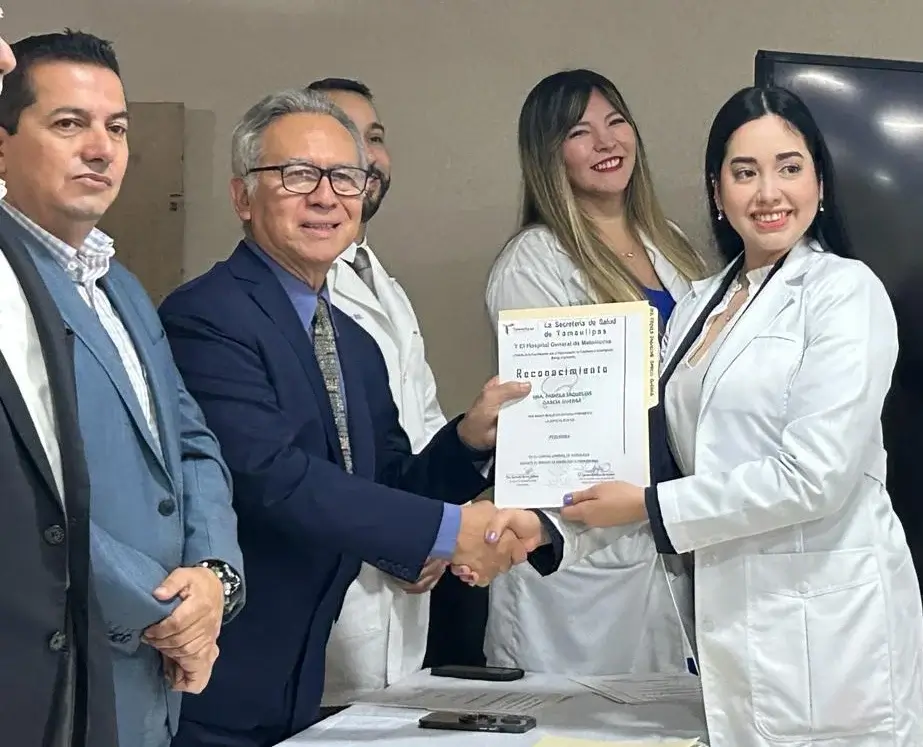 UAT certifica a nuevos médicos especialistas