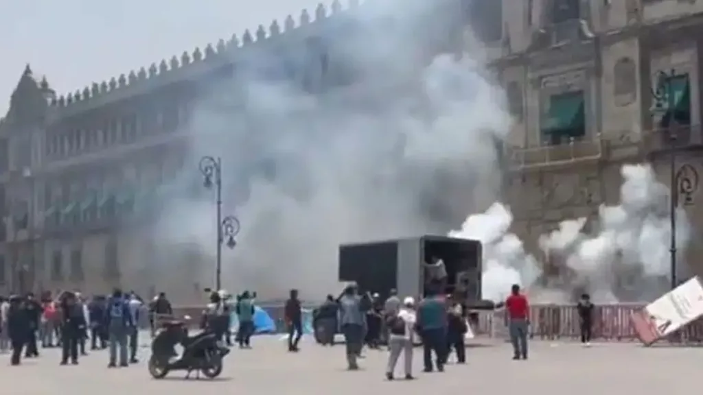 Ataque en Palacio Nacional por Protesta de Estudiantes de Ayotzinapa