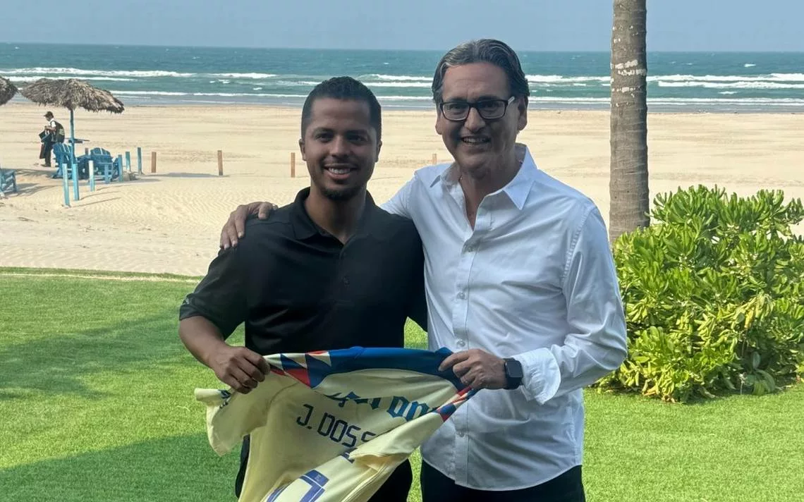 Giovani dos Santos Visita Playa Miramar en Tamaulipas