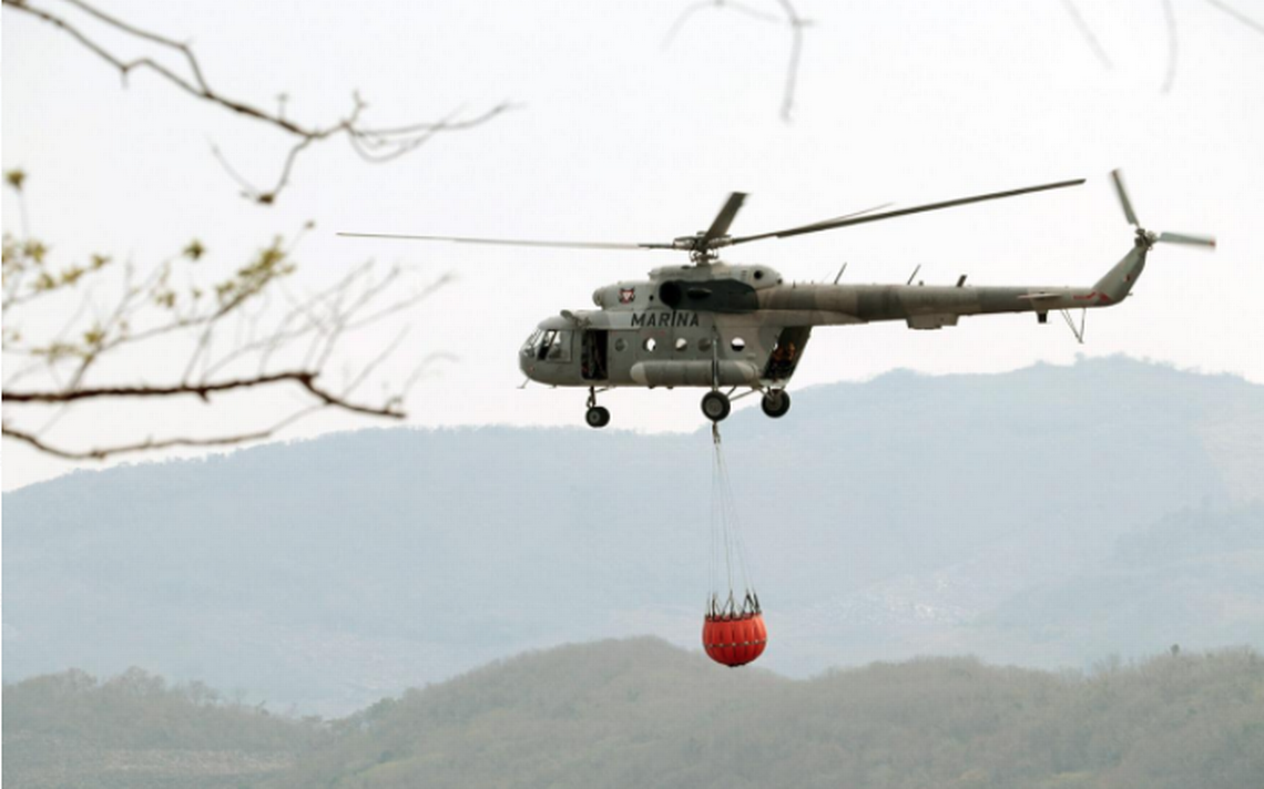 Helicóptero de Marina Combate Incendio en Cañón del Novillo