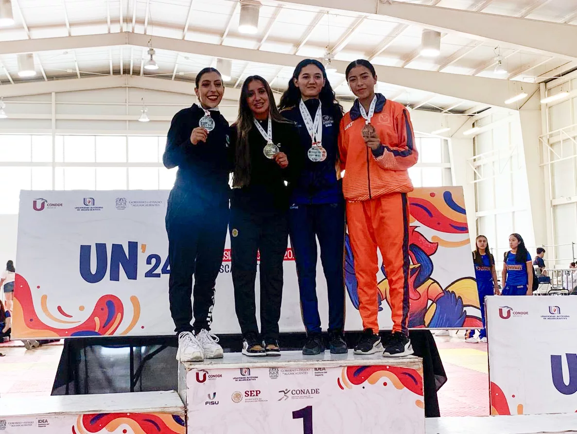 Laura Zamora Gana Bronce en Karate para la UAT