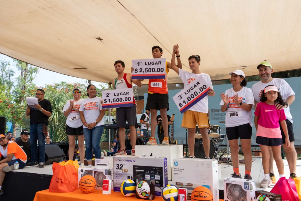 Gran éxito en la Carrera y Caminata #FamiliaUAT