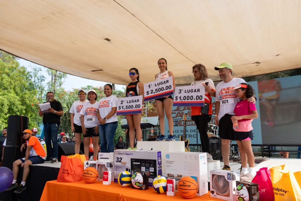 Gran éxito en la Carrera y Caminata #FamiliaUAT