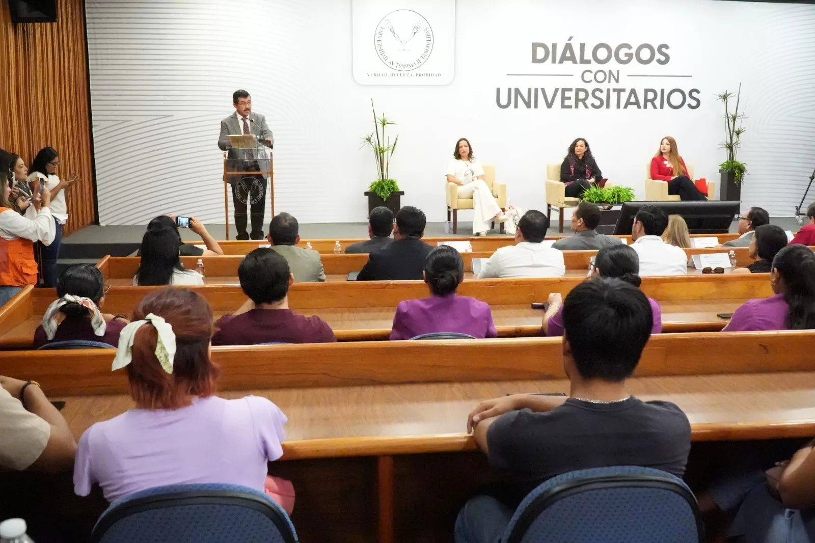 Rector de la UAT Inaugura Diálogos con Universitarios