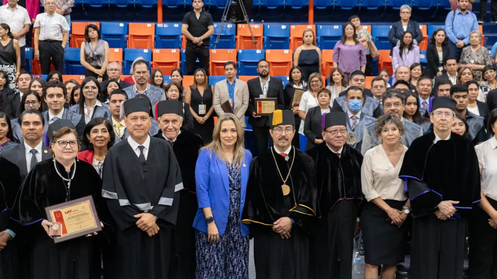 UAT homenajea a su personal académico