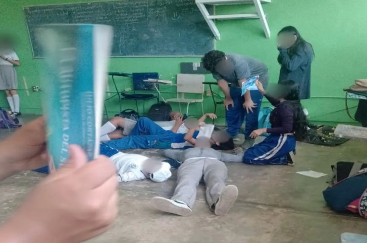 Estudiantes Encerrados sin Aire en Veracruz