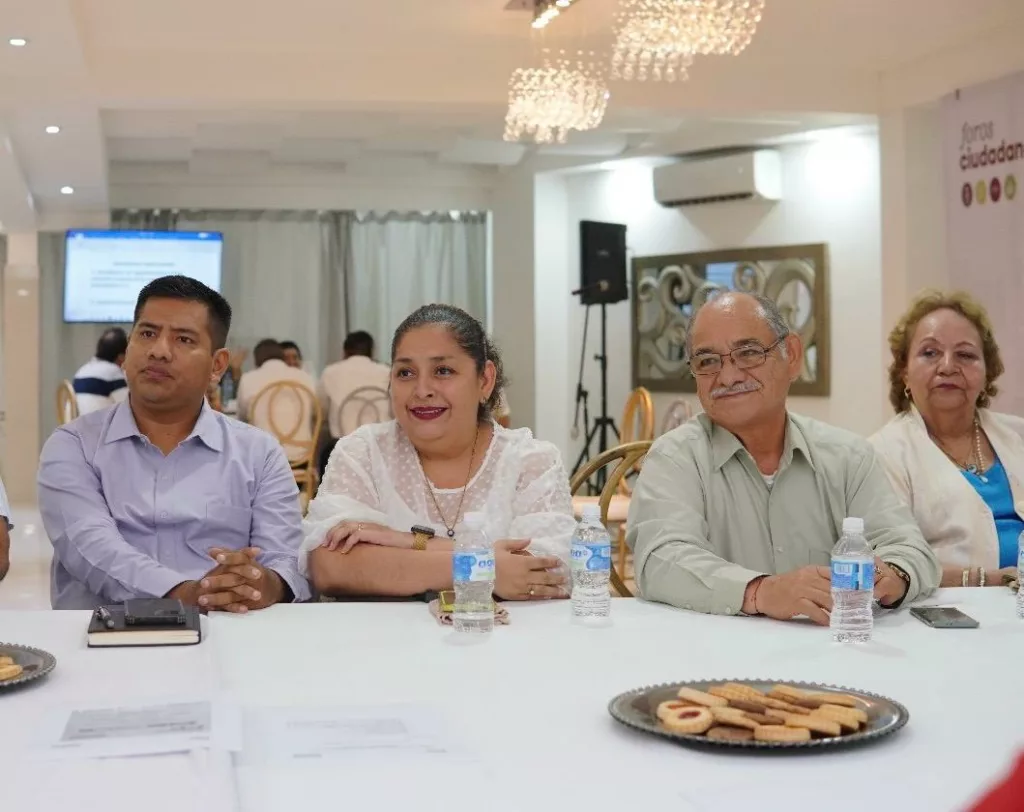 Participación Ciudadana Aumenta en Foros Temáticos con Erasmo González