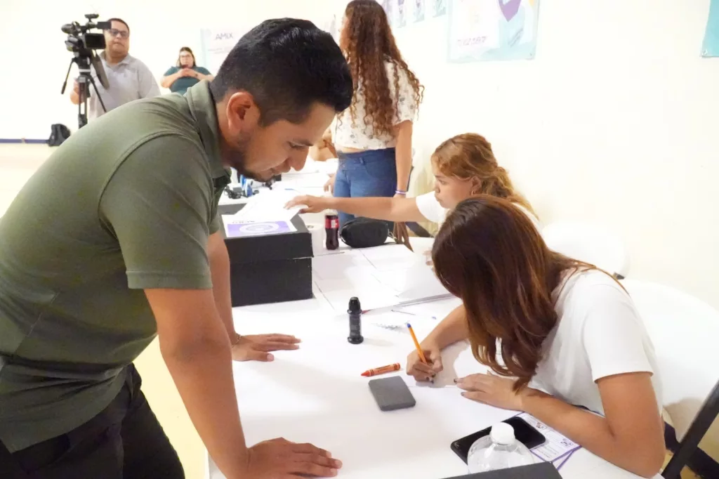 Estudiantes de la UAT Refuerzan Democracia con Simulacro Electoral