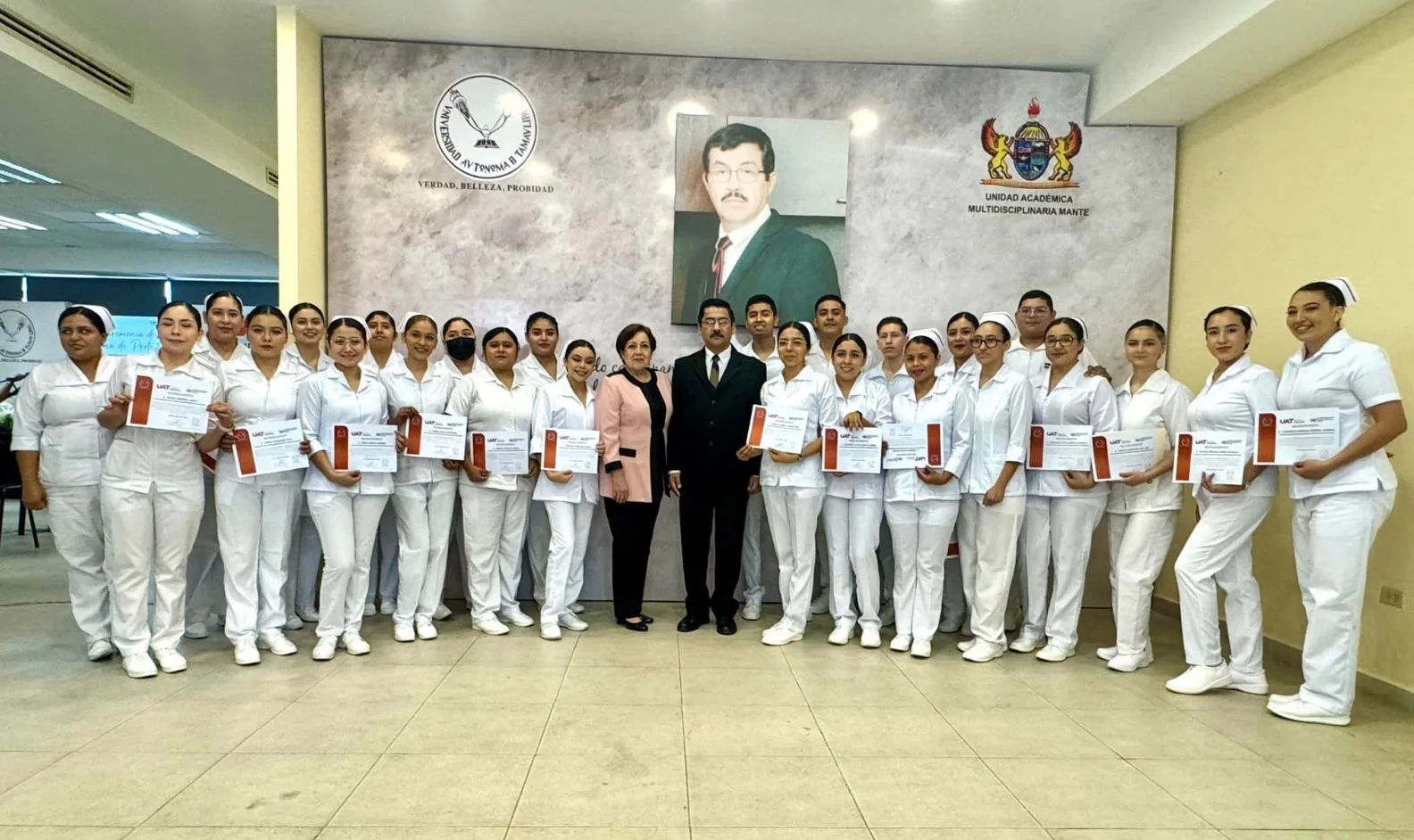 UAT Celebra el Éxito Nacional de Egresados de Enfermería en la UAM Mante