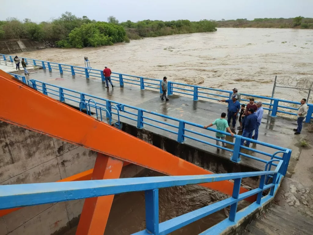 Agradecen al gobernador por el agua en la presa Las Ánimas