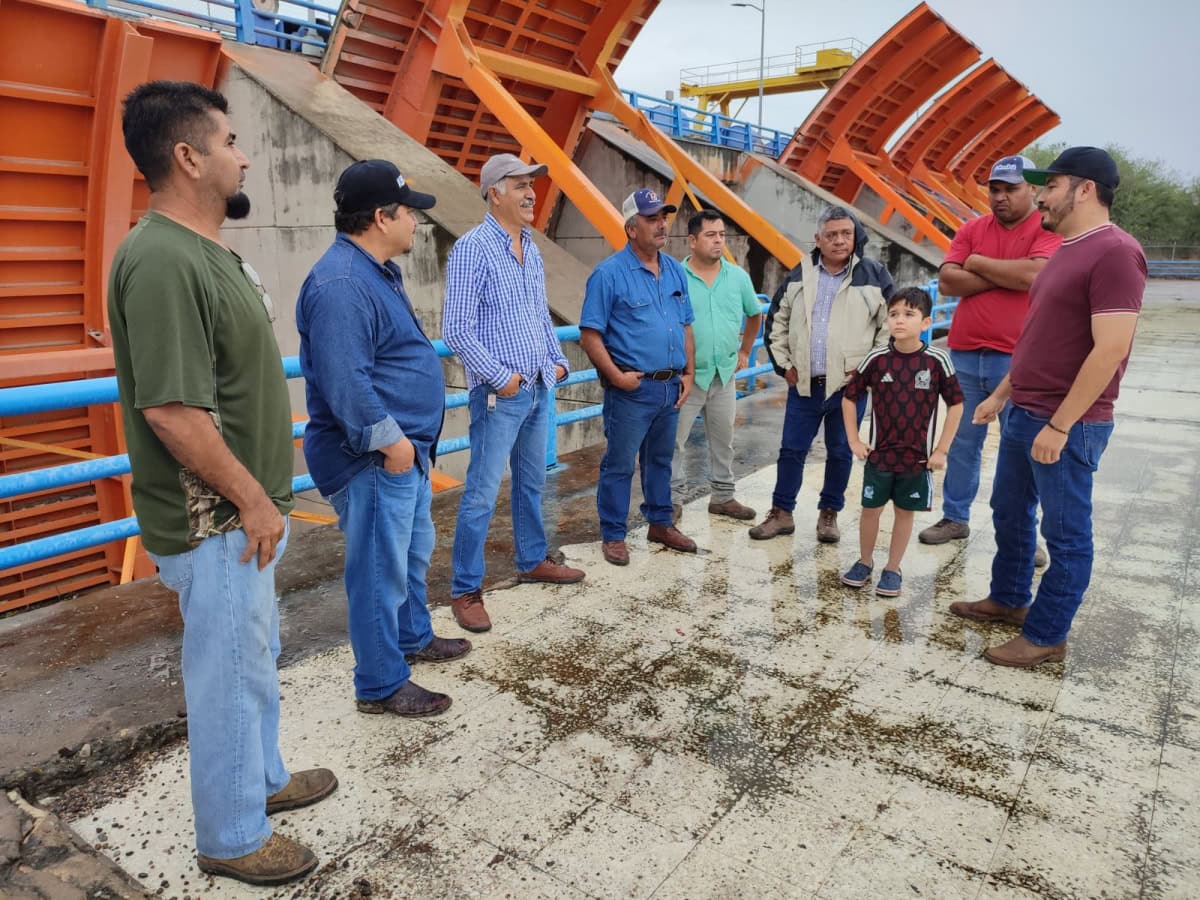 Agradecen al gobernador por el agua en la presa Las Ánimas