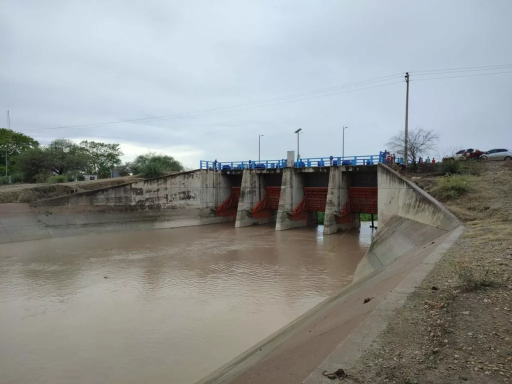 Agradecen al gobernador por el agua en la presa Las Ánimas