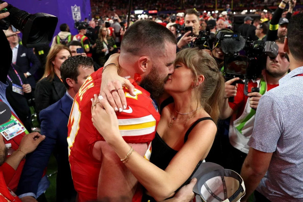 Taylor Swift y Travis Kelce protagonizarán película producida por la NFL