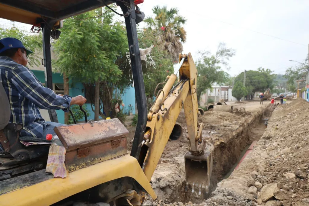 Buen Avance en Obras Viales y Drenaje en Victoria