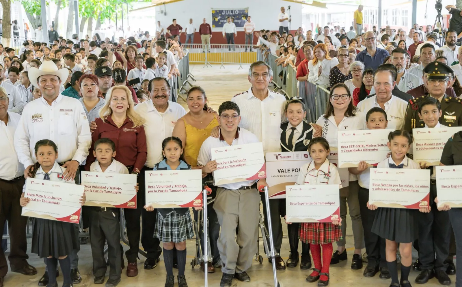 Entrega de Becas Estatales en Tamaulipas para Impulsar la Educación