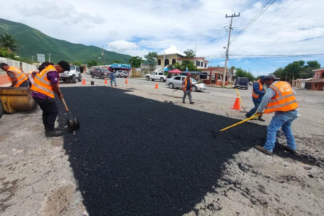 Gobierno de Victoria Intensifica Labores de Bacheo y Nivelación de Calles