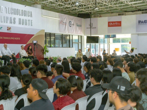 Becas “Futuro Tamaulipas” Entregadas a Estudiantes Universitarios