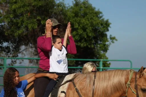 Equinoterapia Gratuita para Niños con Discapacidad