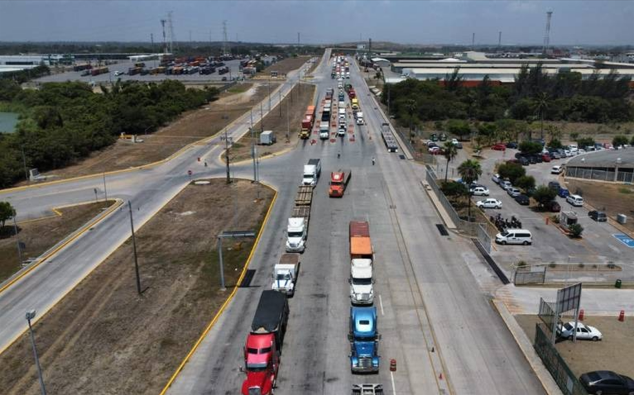 Manifestación de Transportistas Afectará Carreteras hacia Monterrey el Lunes