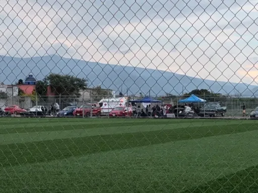 Rayo impacta durante partido de fútbol, varios jugadores heridos