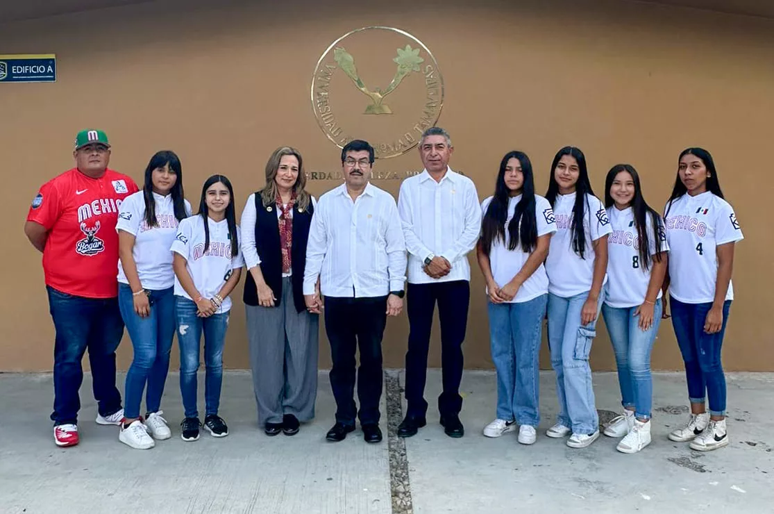 Reconocimiento a Campeonas de Softbol de la UAT