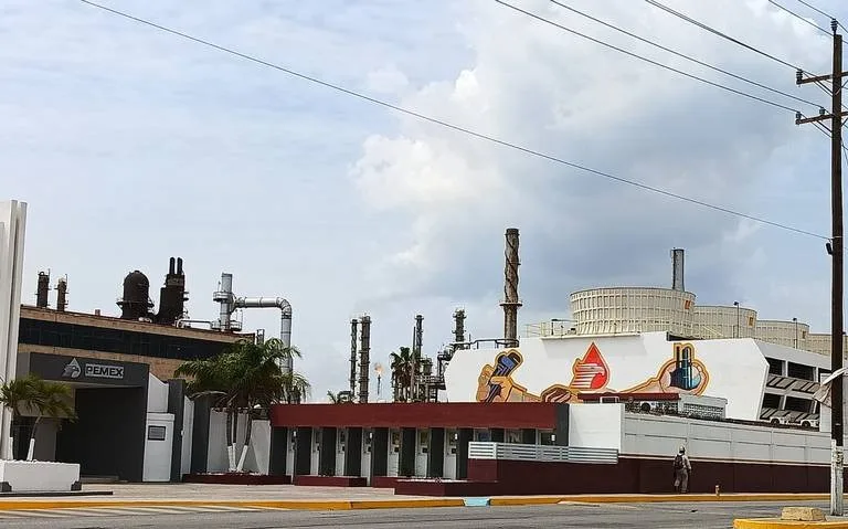 Reestructuración de Pemex: Clave para su Rentabilidad, según Especialistas