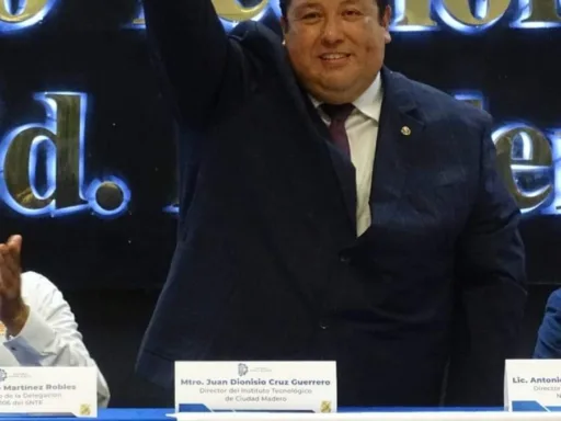 Juan Dionisio Cruz Guerrero asume la dirección del Tecnológico de Cd. Madero en una ceremonia memorable