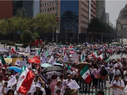 Miles de trabajadores del Poder Judicial se manifiestan contra la reforma de AMLO