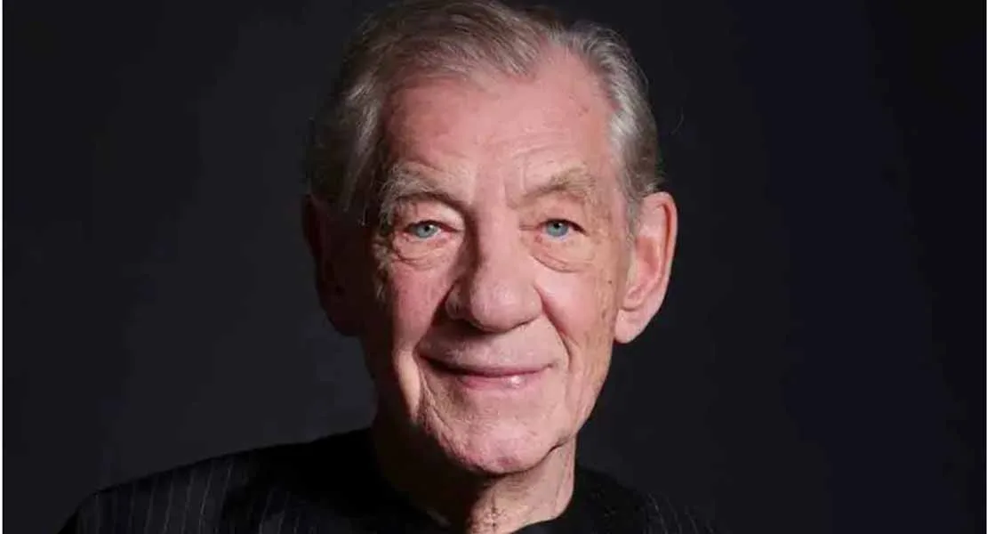 Ian McKellen, el icónico Gandalf, temió por su vida tras caer del escenario en Londres