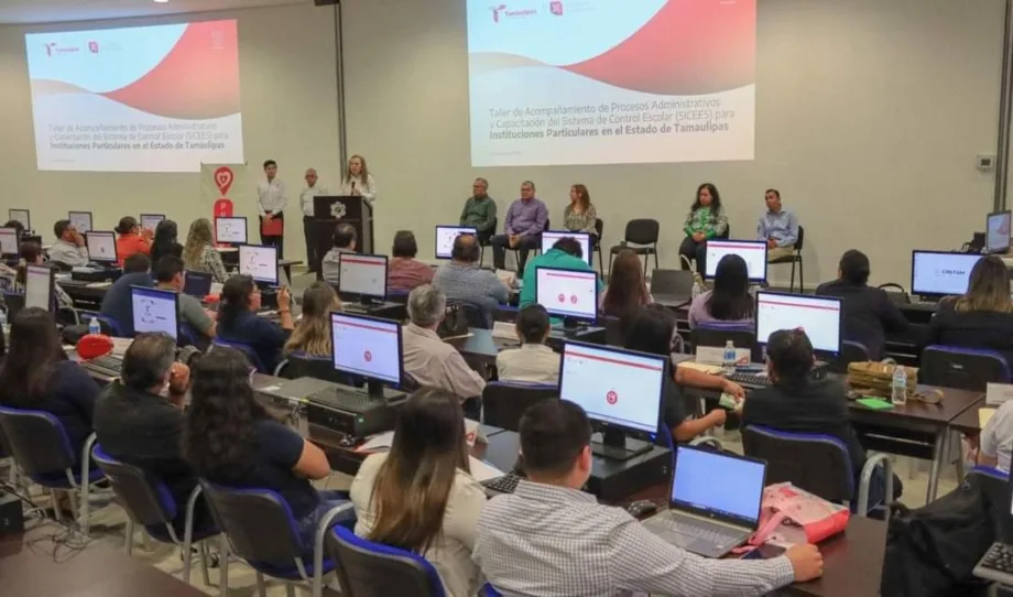 Capacitan a planteles de educación superior en procesos administrativos en Tamaulipas