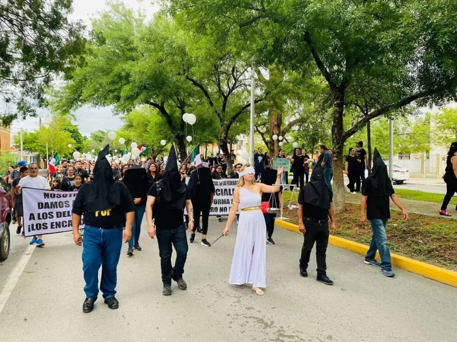 Ciudadanos marchan en Ciudad Victoria contra la Reforma al Poder Judicial