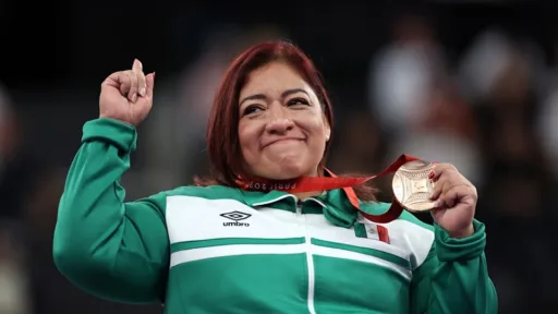 Amalia Pérez se sube al podio en París con medalla de bronce