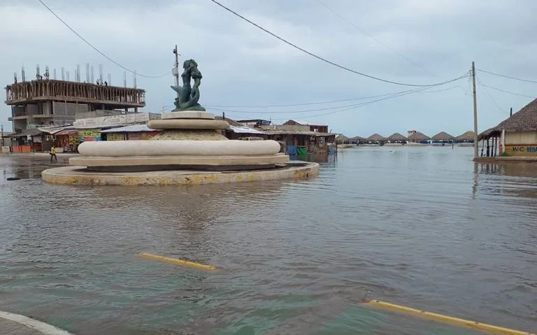 Francine Inunda Playa Miramar y Genera Marea de Tormenta en el Sur de Tamaulipas