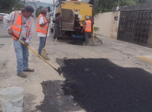 Rehabilitan accesos y calles dañadas por lluvias en Cd. Victoria