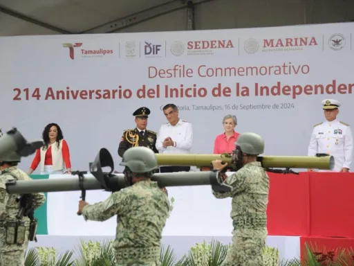 Gobernador Américo Villarreal lidera desfile cívico-militar en conmemoración de la Independencia