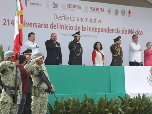 Acompaña Gattás al gobernador en desfile cívico-militar