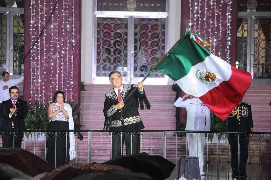 Encabeza el gobernador de Tamaulipas ceremonia del Grito de Dolores en Ciudad Victoria.