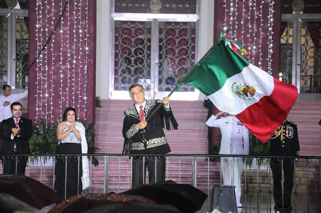 Encabeza el gobernador de Tamaulipas ceremonia del Grito de Dolores en Ciudad Victoria.