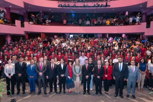 El rector Dámaso Anaya encabeza graduación de 161 egresados de la UAT