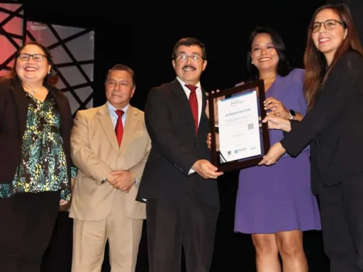 La UAT recibe reconocimiento nacional por la calidad de sus programas educativos