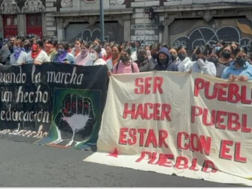 A 10 años de la desaparición de los 43 de Ayotzinapa, inician protestas en la CDMX