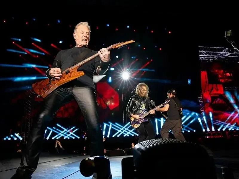 Metallica sorprende de nuevo y toca 'La Negra Tomasa' de Caifanes en su concierto